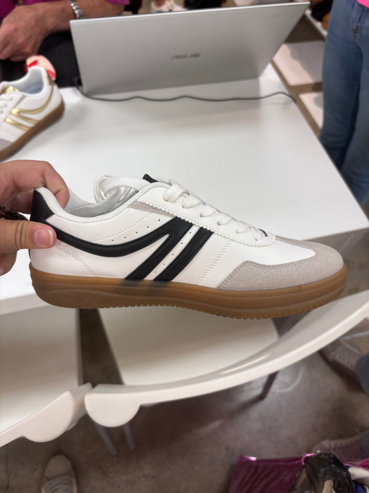 Ashley Black Sneakers